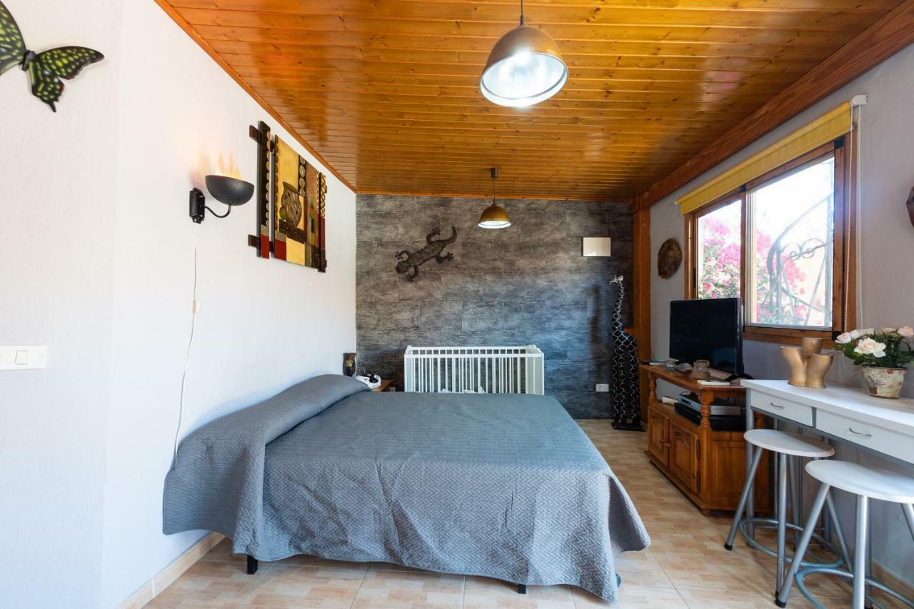 Camping Cabin - Private Solarium & Pool - Bbq San Bartolome Bagian luar foto